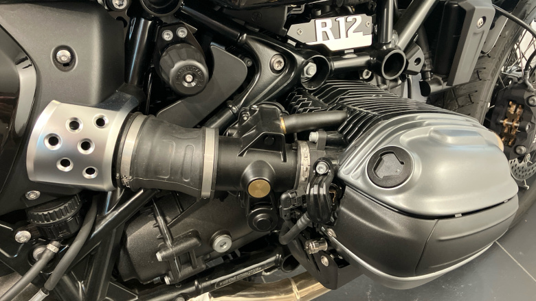 BMW R12 (24MY)